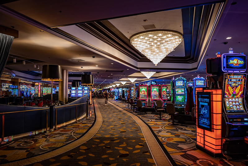 Horseshoe Las Vegas Review - Formerly Bally's (2023)